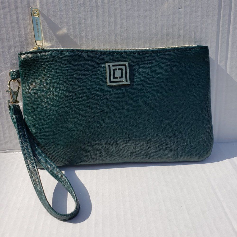 NWT Liz Claiborne Phone Charging Wallet